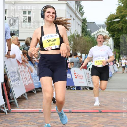 31.08.2025 - 21. Blankeneser Heldenlauf Strokosch-Dieckow http://msf.ph/oto/8691102 31.08.2025 10:26:19 Ziel 2162, 2046, 2252, 2564, 2467 meine-sportfotos.de