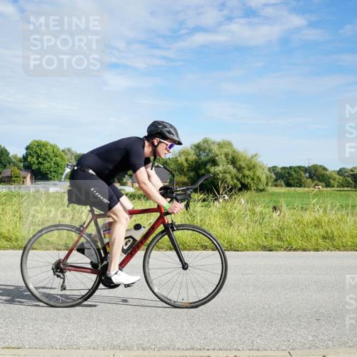 31.08.2025 - Elbe Triathlon Hamburg Michael Burmester http://msf.ph/oto/8691106 31.08.2025 09:54:18 Radfahren 415, 434, 471, 698, 725 meine-sportfotos.de