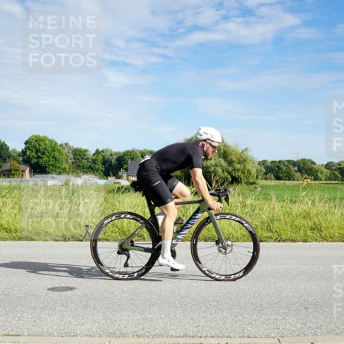 31.08.2025 - Elbe Triathlon Hamburg Michael Burmester http://msf.ph/oto/8691124 31.08.2025 09:54:40 Radfahren 496, 619, 630, 805 meine-sportfotos.de