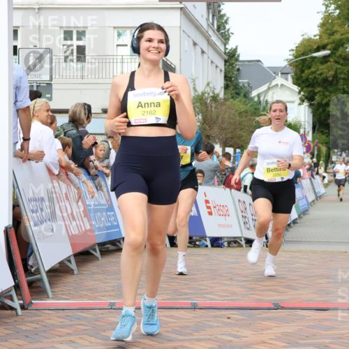 31.08.2025 - 21. Blankeneser Heldenlauf Strokosch-Dieckow http://msf.ph/oto/8691129 31.08.2025 10:26:19 Ziel 2162, 2046, 2252, 2564, 2467 meine-sportfotos.de