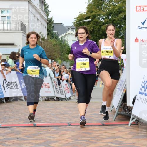 31.08.2025 - 21. Blankeneser Heldenlauf Strokosch-Dieckow http://msf.ph/oto/8691143 31.08.2025 10:31:11 Ziel 2437, 2324, 2147, 2121, 2307, 2018 meine-sportfotos.de