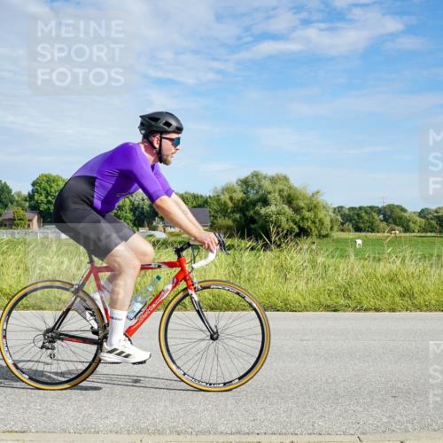 31.08.2025 - Elbe Triathlon Hamburg Michael Burmester http://msf.ph/oto/8691160 31.08.2025 09:55:32 Radfahren 371, 451, 462, 511, 576, 627, 797 meine-sportfotos.de