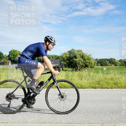 31.08.2025 - Elbe Triathlon Hamburg Michael Burmester http://msf.ph/oto/8691165 31.08.2025 09:55:36 Radfahren 371, 462, 511, 576, 627, 797 meine-sportfotos.de