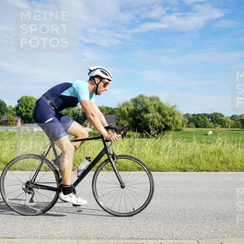 31.08.2025 - Elbe Triathlon Hamburg Michael Burmester http://msf.ph/oto/8691168 31.08.2025 09:55:39 Radfahren 371, 462, 473, 576, 627, 797 meine-sportfotos.de