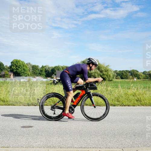 31.08.2025 - Elbe Triathlon Hamburg Michael Burmester http://msf.ph/oto/8691173 31.08.2025 09:55:48 Radfahren 473, 558, 631, 745 meine-sportfotos.de