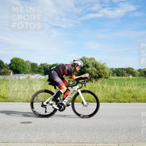 31.08.2025 - Elbe Triathlon Hamburg Michael Burmester http://msf.ph/oto/8691184 31.08.2025 09:56:02 Radfahren 255, 445, 499, 523, 536, 601, 678, 692, 829, 853 meine-sportfotos.de