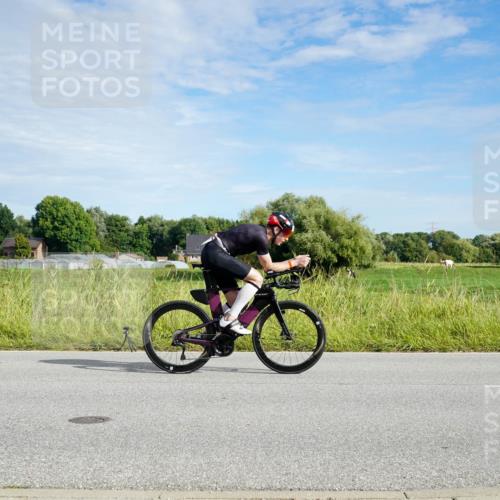 31.08.2025 - Elbe Triathlon Hamburg Michael Burmester http://msf.ph/oto/8691189 31.08.2025 09:56:05 Radfahren 255, 445, 499, 522, 523, 536, 590, 601, 692, 829, 830, 853 meine-sportfotos.de