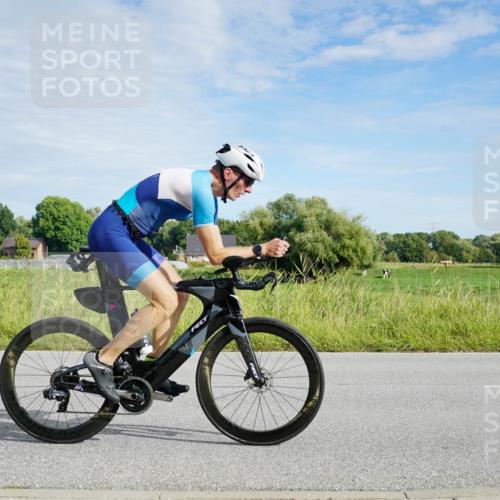 31.08.2025 - Elbe Triathlon Hamburg Michael Burmester http://msf.ph/oto/8691260 31.08.2025 09:57:28 Radfahren 648, 665, 722, 813 meine-sportfotos.de