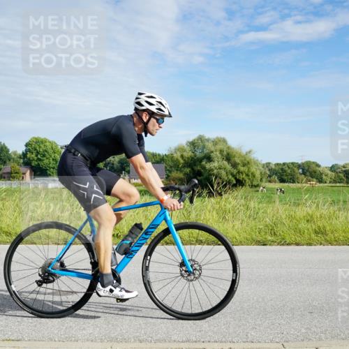 31.08.2025 - Elbe Triathlon Hamburg Michael Burmester http://msf.ph/oto/8691323 31.08.2025 09:58:36 Radfahren 406, 567, 579, 615, 643, 770 meine-sportfotos.de