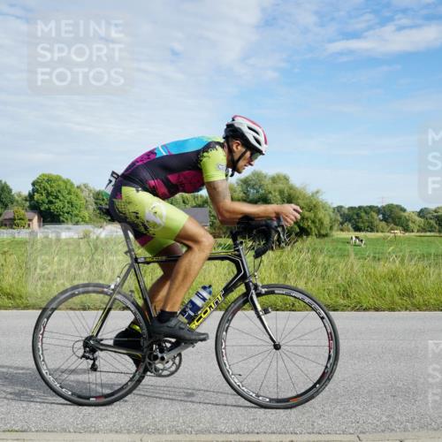 31.08.2025 - Elbe Triathlon Hamburg Michael Burmester http://msf.ph/oto/8691374 31.08.2025 09:59:55 Radfahren 455, 494, 527, 756, 787 meine-sportfotos.de