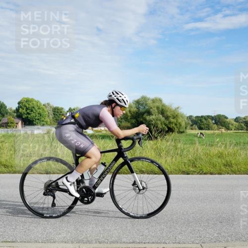 31.08.2025 - Elbe Triathlon Hamburg Michael Burmester http://msf.ph/oto/8691378 31.08.2025 10:00:00 Radfahren 562, 756, 787 meine-sportfotos.de