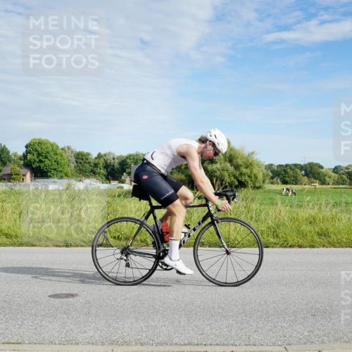 31.08.2025 - Elbe Triathlon Hamburg Michael Burmester http://msf.ph/oto/8691384 31.08.2025 10:00:11 Radfahren 409, 463, 487, 563, 566, 613, 908, 919 meine-sportfotos.de