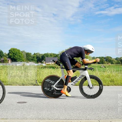 31.08.2025 - Elbe Triathlon Hamburg Michael Burmester http://msf.ph/oto/8691414 31.08.2025 10:00:54 Radfahren 427, 461, 746, 795, 906 meine-sportfotos.de