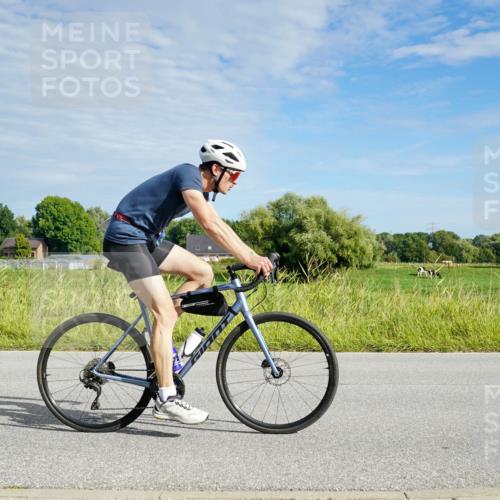 31.08.2025 - Elbe Triathlon Hamburg Michael Burmester http://msf.ph/oto/8691416 31.08.2025 10:00:59 Radfahren 427, 825 meine-sportfotos.de