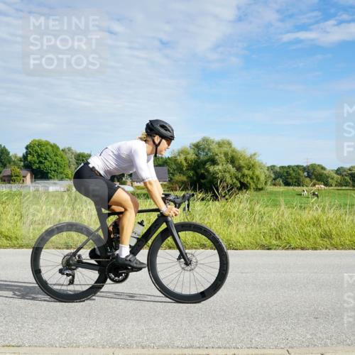 31.08.2025 - Elbe Triathlon Hamburg Michael Burmester http://msf.ph/oto/8691418 31.08.2025 10:01:13 Radfahren 508, 568, 804 meine-sportfotos.de