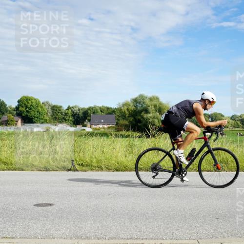 31.08.2025 - Elbe Triathlon Hamburg Michael Burmester http://msf.ph/oto/8691469 31.08.2025 10:02:57 Radfahren 428, 495, 618, 638, 682, 696, 727, 739, 850, 912 meine-sportfotos.de