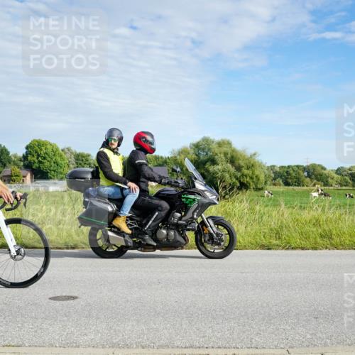 31.08.2025 - Elbe Triathlon Hamburg Michael Burmester http://msf.ph/oto/8691472 31.08.2025 10:03:00 Radfahren 428, 495, 588, 618, 682, 696, 727, 739, 834, 850, 912 meine-sportfotos.de
