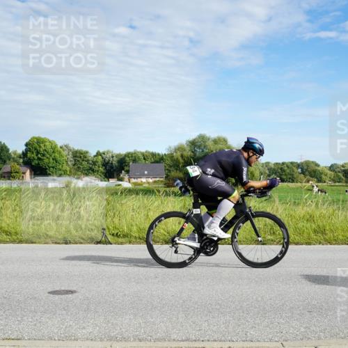 31.08.2025 - Elbe Triathlon Hamburg Michael Burmester http://msf.ph/oto/8691480 31.08.2025 10:03:06 Radfahren 495, 515, 588, 696, 777, 828, 834 meine-sportfotos.de