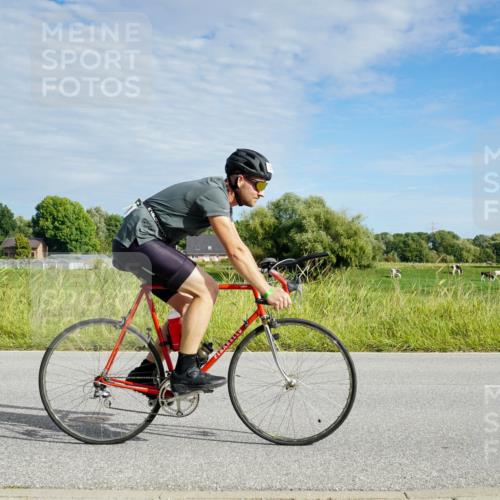 31.08.2025 - Elbe Triathlon Hamburg Michael Burmester http://msf.ph/oto/8691517 31.08.2025 10:03:58 Radfahren 422, 528, 577, 781, 856 meine-sportfotos.de
