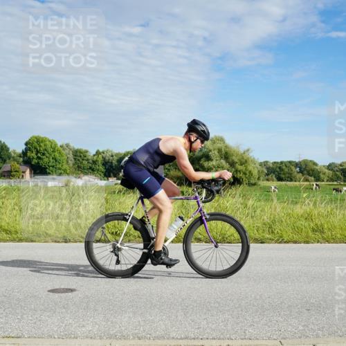 31.08.2025 - Elbe Triathlon Hamburg Michael Burmester http://msf.ph/oto/8691518 31.08.2025 10:03:59 Radfahren 422, 528, 577, 781, 856 meine-sportfotos.de