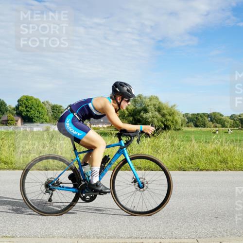 31.08.2025 - Elbe Triathlon Hamburg Michael Burmester http://msf.ph/oto/8691540 31.08.2025 10:04:37 Radfahren 400, 597, 726, 880, 920, 931 meine-sportfotos.de