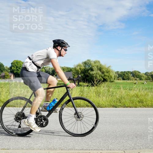 31.08.2025 - Elbe Triathlon Hamburg Michael Burmester http://msf.ph/oto/8691541 31.08.2025 10:04:39 Radfahren 400, 726, 920, 931 meine-sportfotos.de