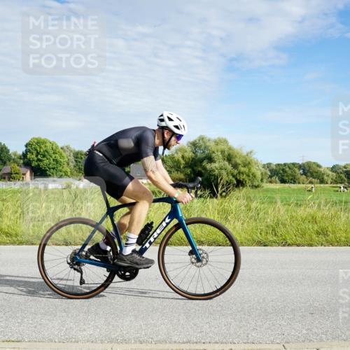 31.08.2025 - Elbe Triathlon Hamburg Michael Burmester http://msf.ph/oto/8691542 31.08.2025 10:04:49 Radfahren 416, 735 meine-sportfotos.de