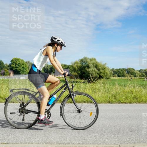 31.08.2025 - Elbe Triathlon Hamburg Michael Burmester http://msf.ph/oto/8691546 31.08.2025 10:04:57 Radfahren 690, 792 meine-sportfotos.de