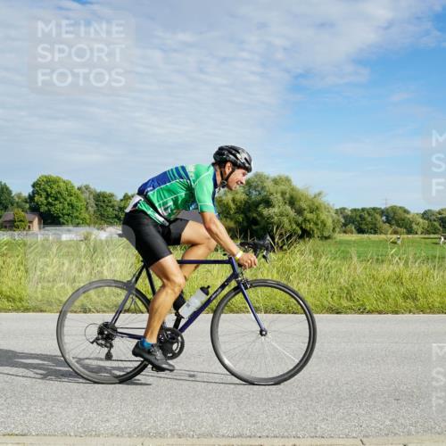 31.08.2025 - Elbe Triathlon Hamburg Michael Burmester http://msf.ph/oto/8691547 31.08.2025 10:04:58 Radfahren 690, 792 meine-sportfotos.de