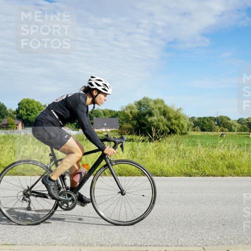 31.08.2025 - Elbe Triathlon Hamburg Michael Burmester http://msf.ph/oto/8691555 31.08.2025 10:05:11 Radfahren 399, 410, 654, 822, 844, 892 meine-sportfotos.de