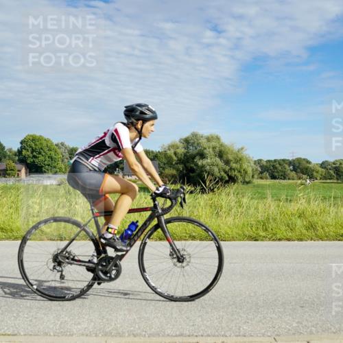 31.08.2025 - Elbe Triathlon Hamburg Michael Burmester http://msf.ph/oto/8691599 31.08.2025 10:07:12 Radfahren 687, 788, 812, 863 meine-sportfotos.de