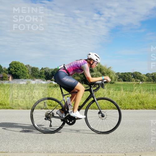31.08.2025 - Elbe Triathlon Hamburg Michael Burmester http://msf.ph/oto/8691601 31.08.2025 10:07:18 Radfahren 736, 788, 812, 818 meine-sportfotos.de