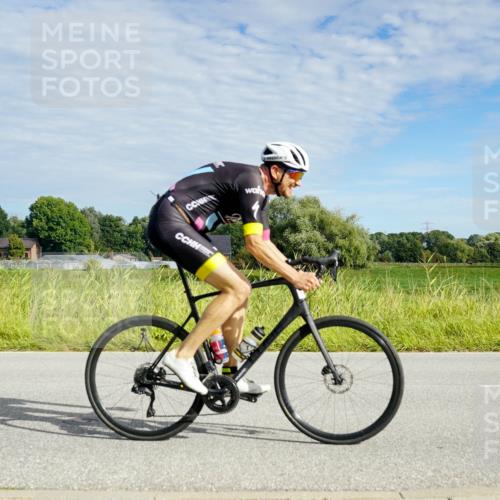 31.08.2025 - Elbe Triathlon Hamburg Michael Burmester http://msf.ph/oto/8691663 31.08.2025 10:09:55 Radfahren 662 meine-sportfotos.de