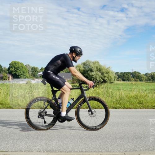 31.08.2025 - Elbe Triathlon Hamburg Michael Burmester http://msf.ph/oto/8691670 31.08.2025 10:10:19 Radfahren 459, 590, 652, 716, 910 meine-sportfotos.de
