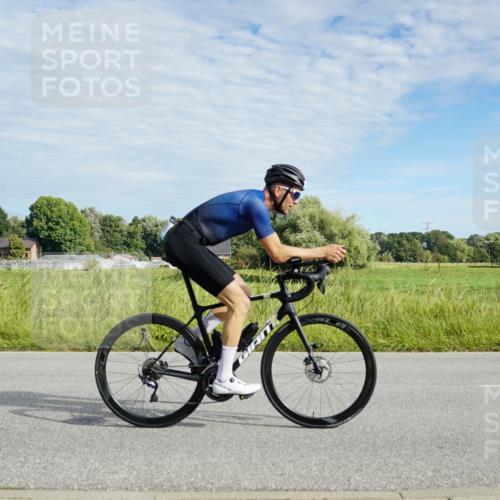 31.08.2025 - Elbe Triathlon Hamburg Michael Burmester http://msf.ph/oto/8691671 31.08.2025 10:10:21 Radfahren 590, 652, 680, 716, 809, 910 meine-sportfotos.de