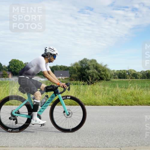 31.08.2025 - Elbe Triathlon Hamburg Michael Burmester http://msf.ph/oto/8691712 31.08.2025 10:12:04 Radfahren 402, 593, 852, 882 meine-sportfotos.de