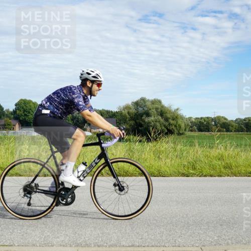 31.08.2025 - Elbe Triathlon Hamburg Michael Burmester http://msf.ph/oto/8691734 31.08.2025 10:12:40 Radfahren 530, 536, 673, 720, 813, 815, 848 meine-sportfotos.de