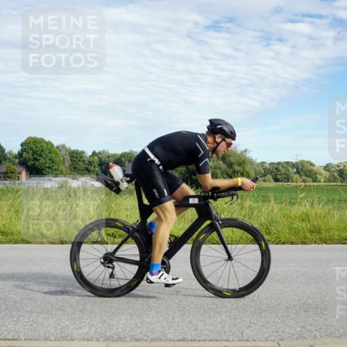 31.08.2025 - Elbe Triathlon Hamburg Michael Burmester http://msf.ph/oto/8691765 31.08.2025 10:13:24 Radfahren 417, 477, 494, 774, 833, 851 meine-sportfotos.de