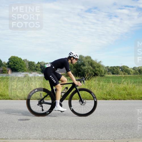 31.08.2025 - Elbe Triathlon Hamburg Michael Burmester http://msf.ph/oto/8691768 31.08.2025 10:13:34 Radfahren 432, 774, 837, 887, 916 meine-sportfotos.de