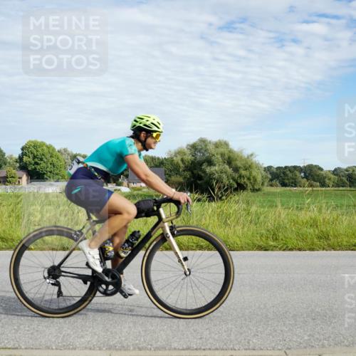 31.08.2025 - Elbe Triathlon Hamburg Michael Burmester http://msf.ph/oto/8691776 31.08.2025 10:13:49 Radfahren 567, 886, 925 meine-sportfotos.de
