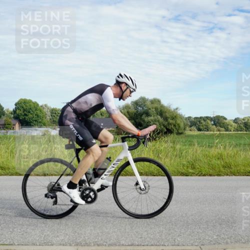 31.08.2025 - Elbe Triathlon Hamburg Michael Burmester http://msf.ph/oto/8691803 31.08.2025 10:14:56 Radfahren 615, 617, 717, 758, 800 meine-sportfotos.de