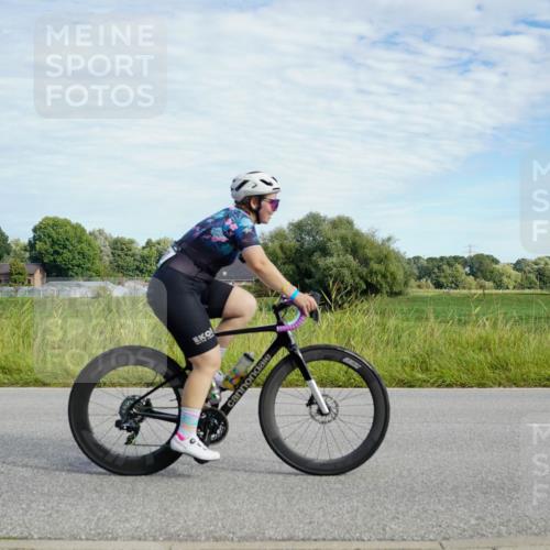 31.08.2025 - Elbe Triathlon Hamburg Michael Burmester http://msf.ph/oto/8691804 31.08.2025 10:14:58 Radfahren 455, 617, 758, 800 meine-sportfotos.de