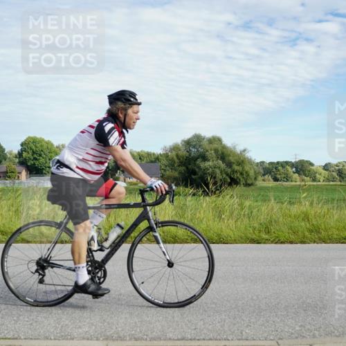 31.08.2025 - Elbe Triathlon Hamburg Michael Burmester http://msf.ph/oto/8691805 31.08.2025 10:15:03 Radfahren 455, 758, 864 meine-sportfotos.de