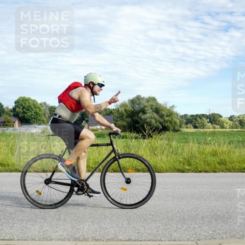 31.08.2025 - Elbe Triathlon Hamburg Michael Burmester http://msf.ph/oto/8691836 31.08.2025 10:16:39 Radfahren 562, 622, 896, 908 meine-sportfotos.de
