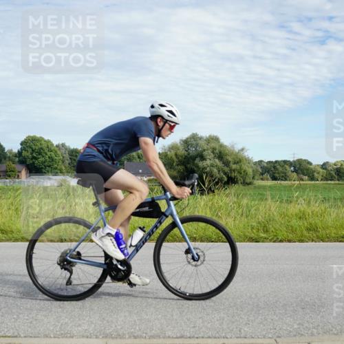 31.08.2025 - Elbe Triathlon Hamburg Michael Burmester http://msf.ph/oto/8691843 31.08.2025 10:16:57 Radfahren 427, 804, 841 meine-sportfotos.de