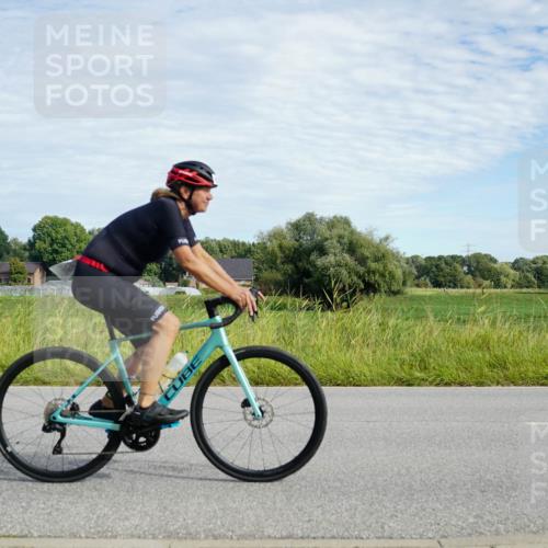 31.08.2025 - Elbe Triathlon Hamburg Michael Burmester http://msf.ph/oto/8691859 31.08.2025 10:17:26 Radfahren 388, 406, 869, 923 meine-sportfotos.de