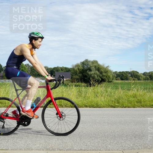 31.08.2025 - Elbe Triathlon Hamburg Michael Burmester http://msf.ph/oto/8691863 31.08.2025 10:17:32 Radfahren 388, 406, 820, 823, 825, 869 meine-sportfotos.de