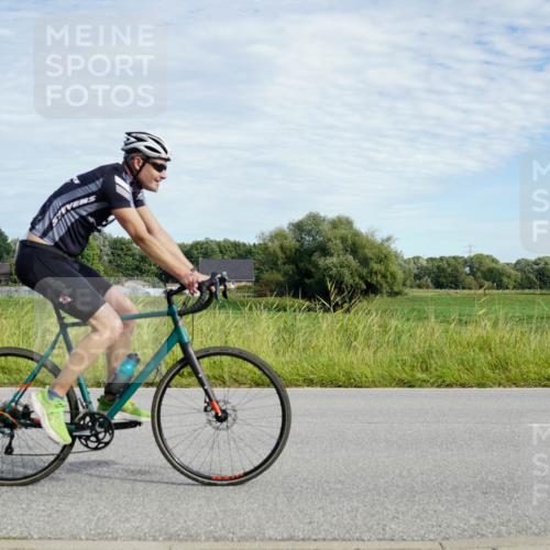 31.08.2025 - Elbe Triathlon Hamburg Michael Burmester http://msf.ph/oto/8691872 31.08.2025 10:17:52 Radfahren 570, 681, 838, 859 meine-sportfotos.de