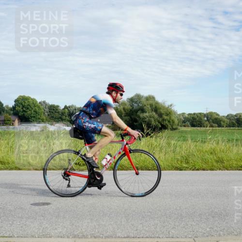 31.08.2025 - Elbe Triathlon Hamburg Michael Burmester http://msf.ph/oto/8691873 31.08.2025 10:17:54 Radfahren 570, 681, 838, 859 meine-sportfotos.de
