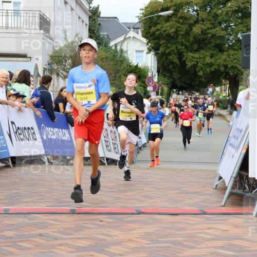 31.08.2025 - 21. Blankeneser Heldenlauf Strokosch-Dieckow http://msf.ph/oto/8691874 31.08.2025 10:30:05 Ziel 2210, 2260, 2169 meine-sportfotos.de